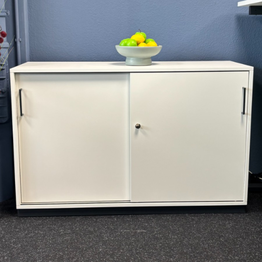 Reiss Schiebetürenschrank