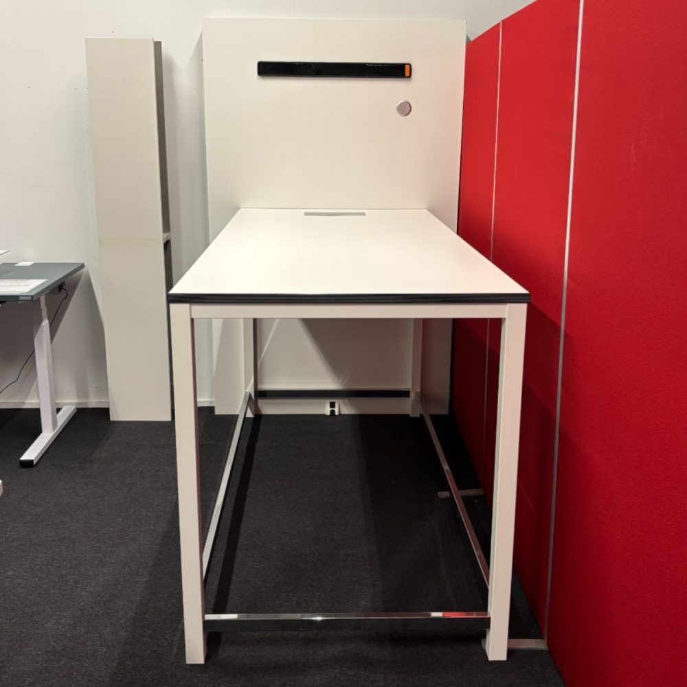 Hochtisch inkl. Displaywand
