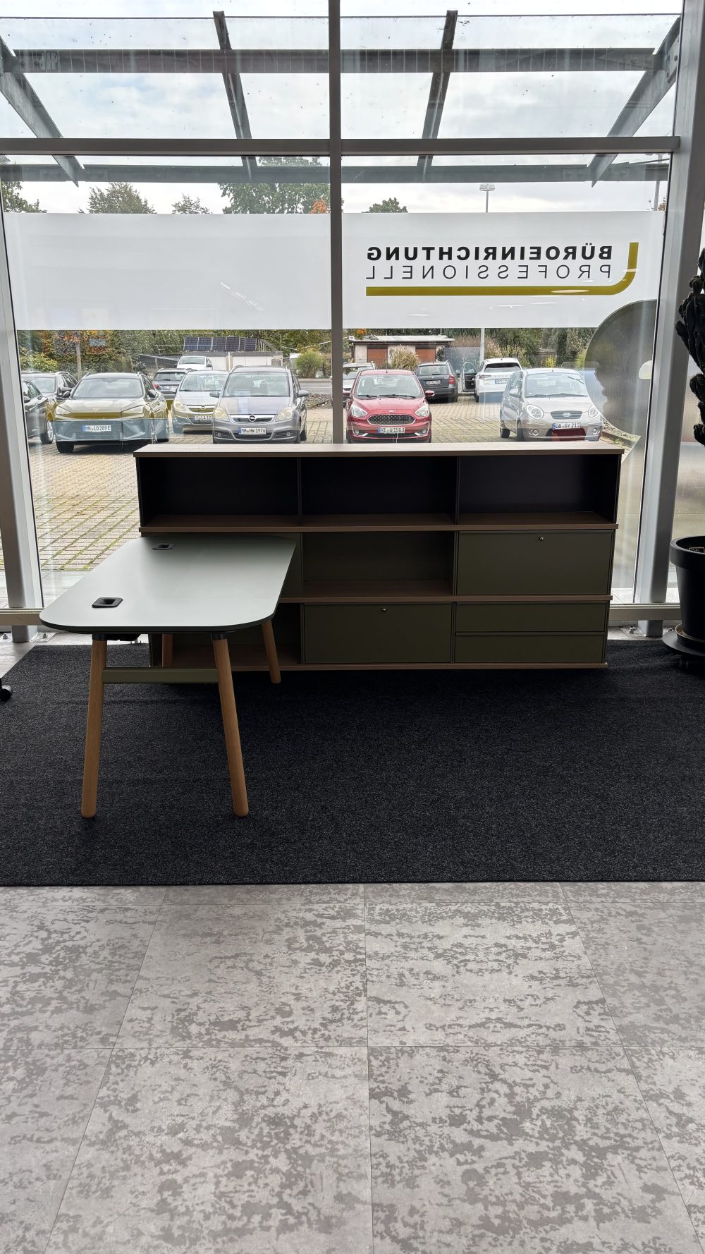 Theke Reiss inkl. Schreibtisch Trailo